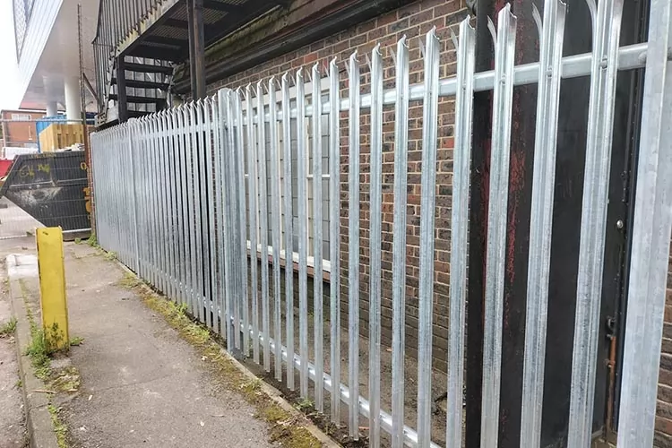 Steel Palisade Fence vs Wooden Fences: 5 Key Advantages | Wiremesh Fencing